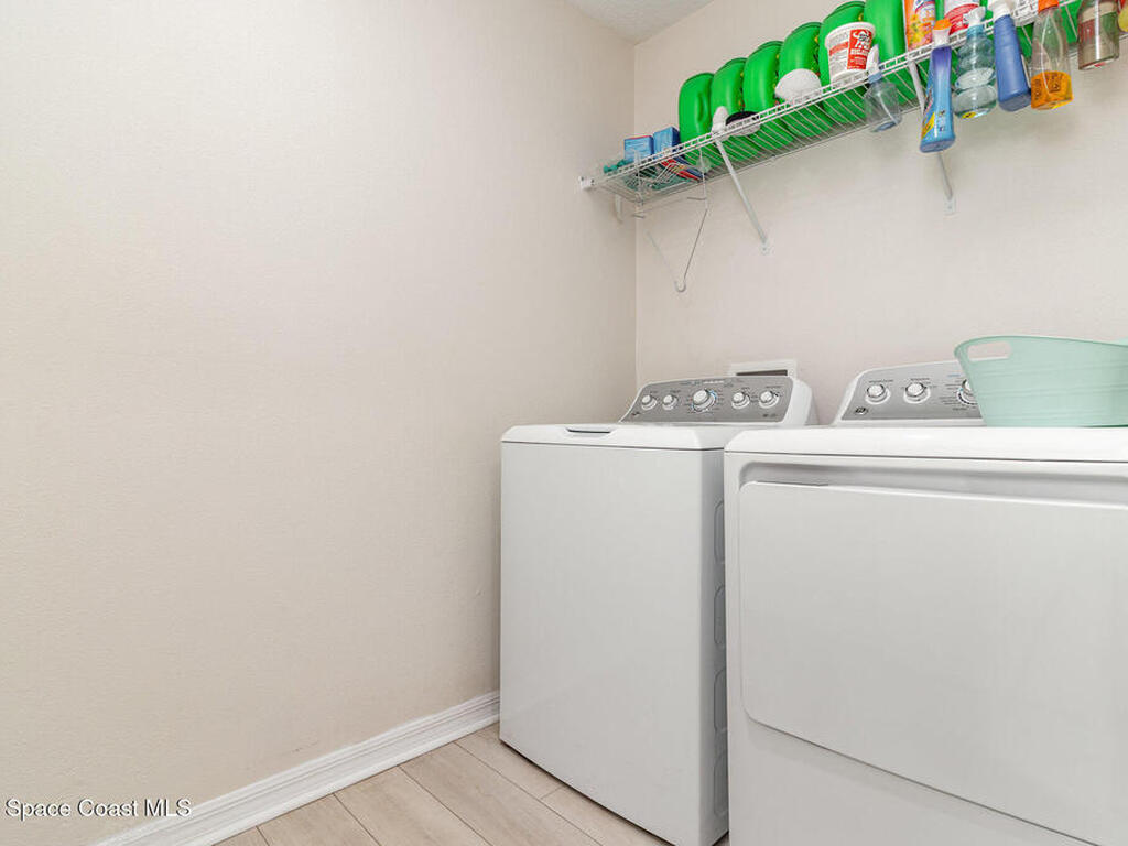 5651 Travis Street, Mims, FL 32754