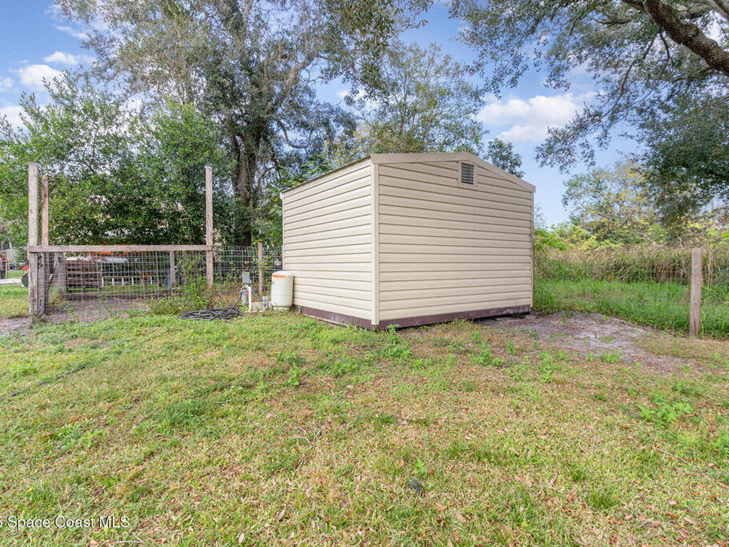 5651 Travis Street, Mims, FL 32754