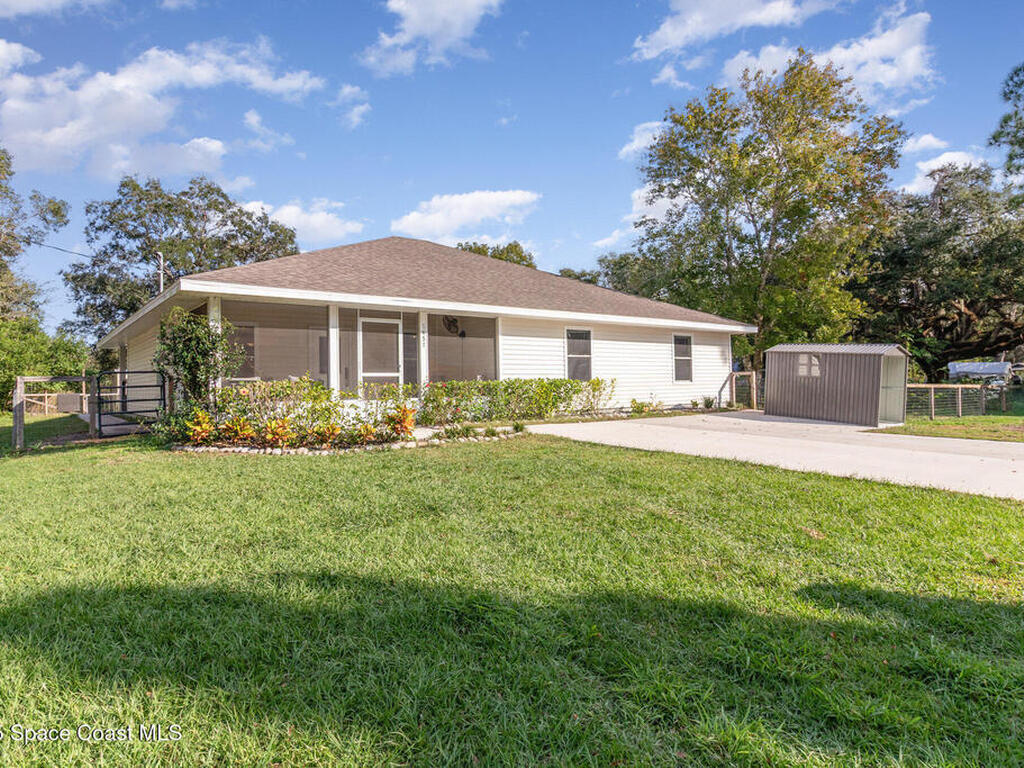 5651 Travis Street, Mims, FL 32754