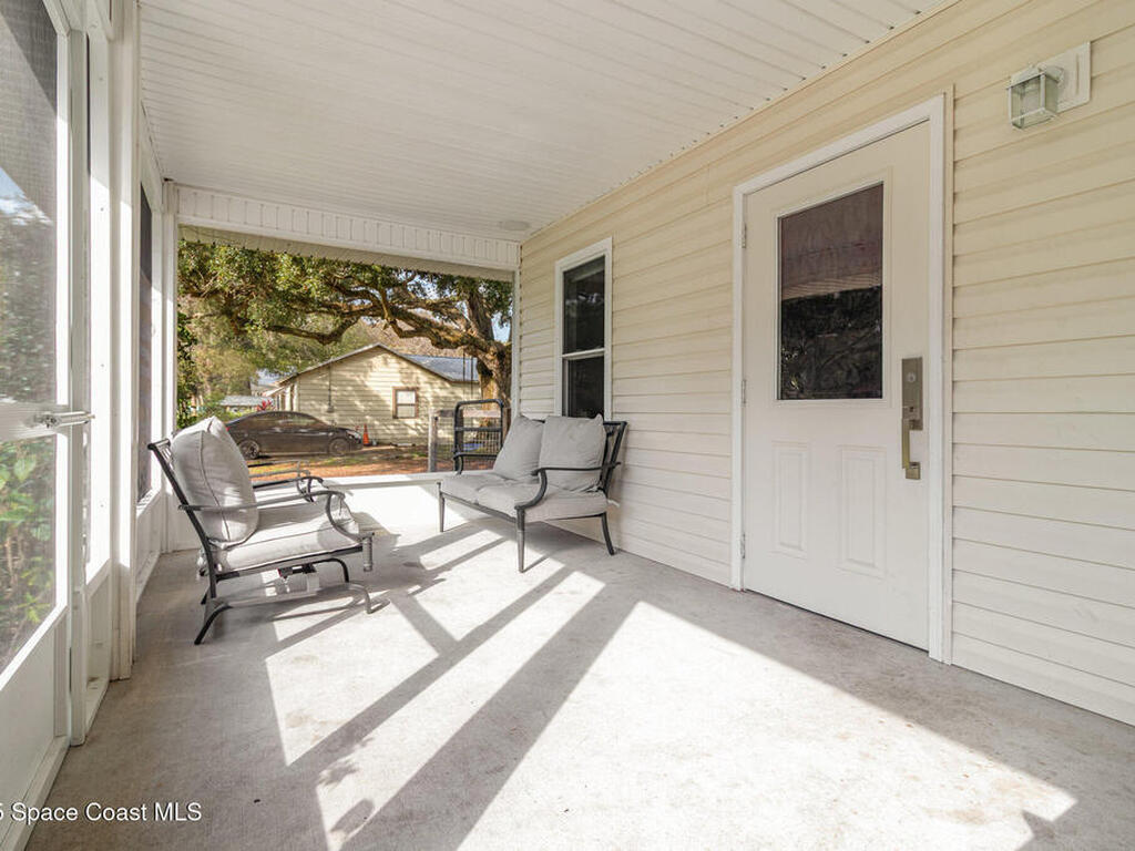 5651 Travis Street, Mims, FL 32754