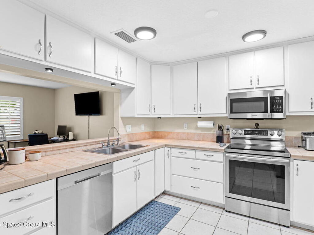 999 Emerald Road, Palm Bay, FL 32909