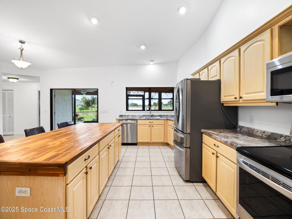 800 Spanish Wells Drive, Melbourne, FL 32940