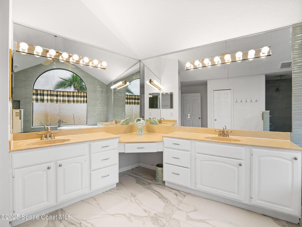 800 Spanish Wells Drive, Melbourne, FL 32940