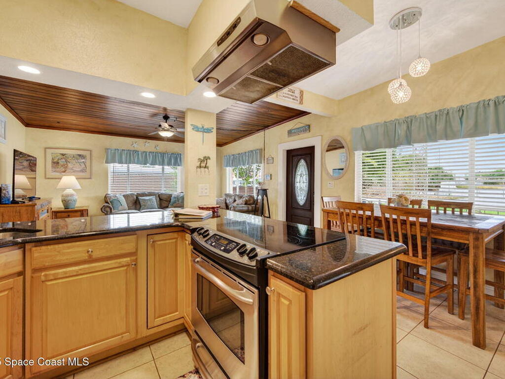 104 Roosevelt Avenue, Cocoa Beach, FL 32931