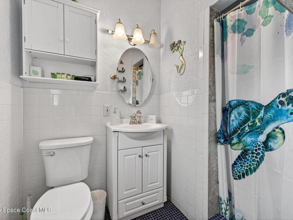 104 Roosevelt Avenue, Cocoa Beach, FL 32931