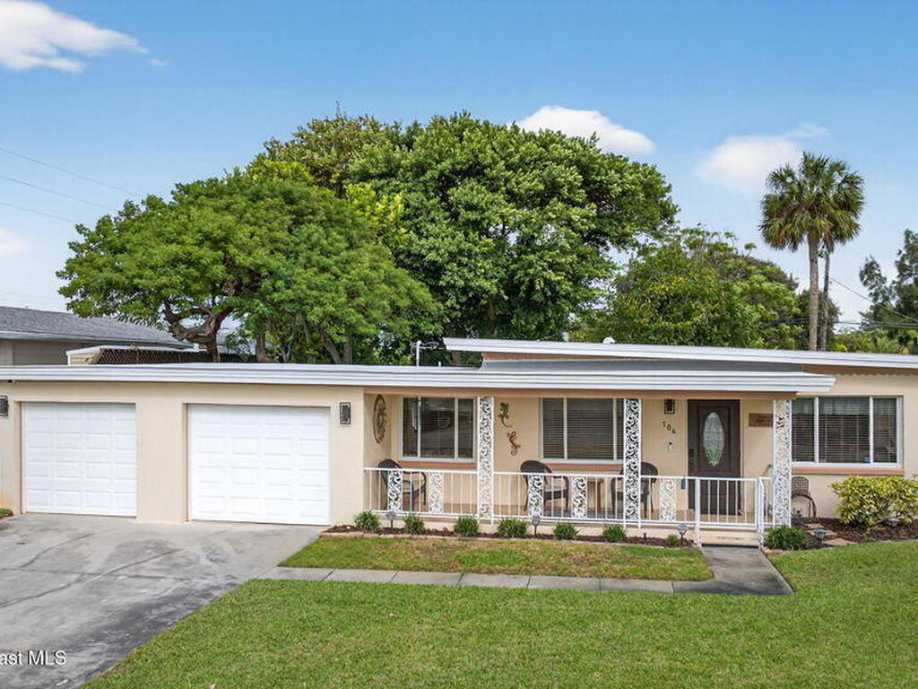 104 Roosevelt Avenue, Cocoa Beach, FL 32931