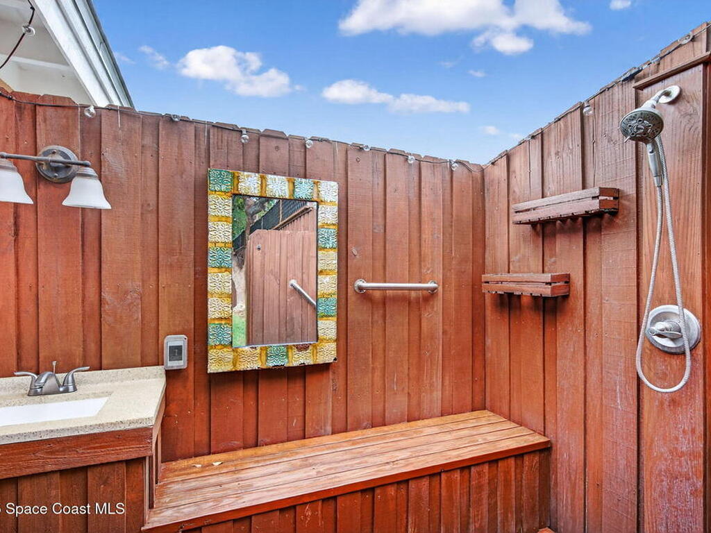 104 Roosevelt Avenue, Cocoa Beach, FL 32931