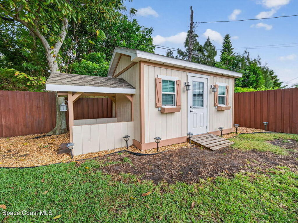 104 Roosevelt Avenue, Cocoa Beach, FL 32931