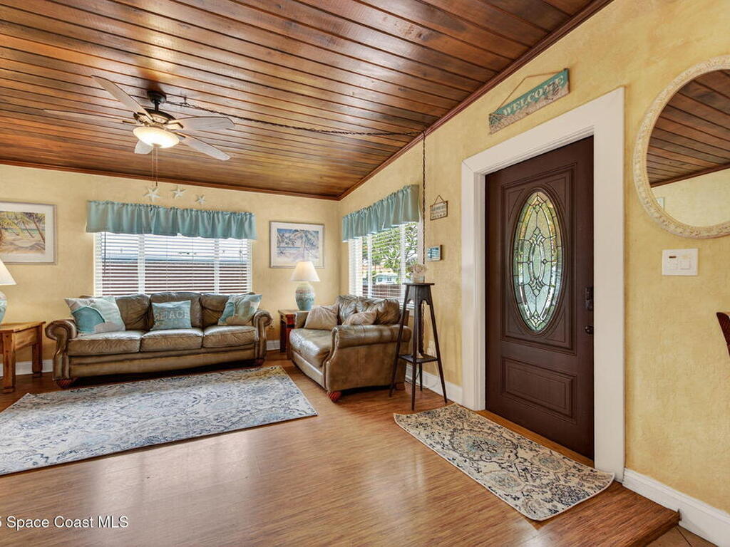 104 Roosevelt Avenue, Cocoa Beach, FL 32931