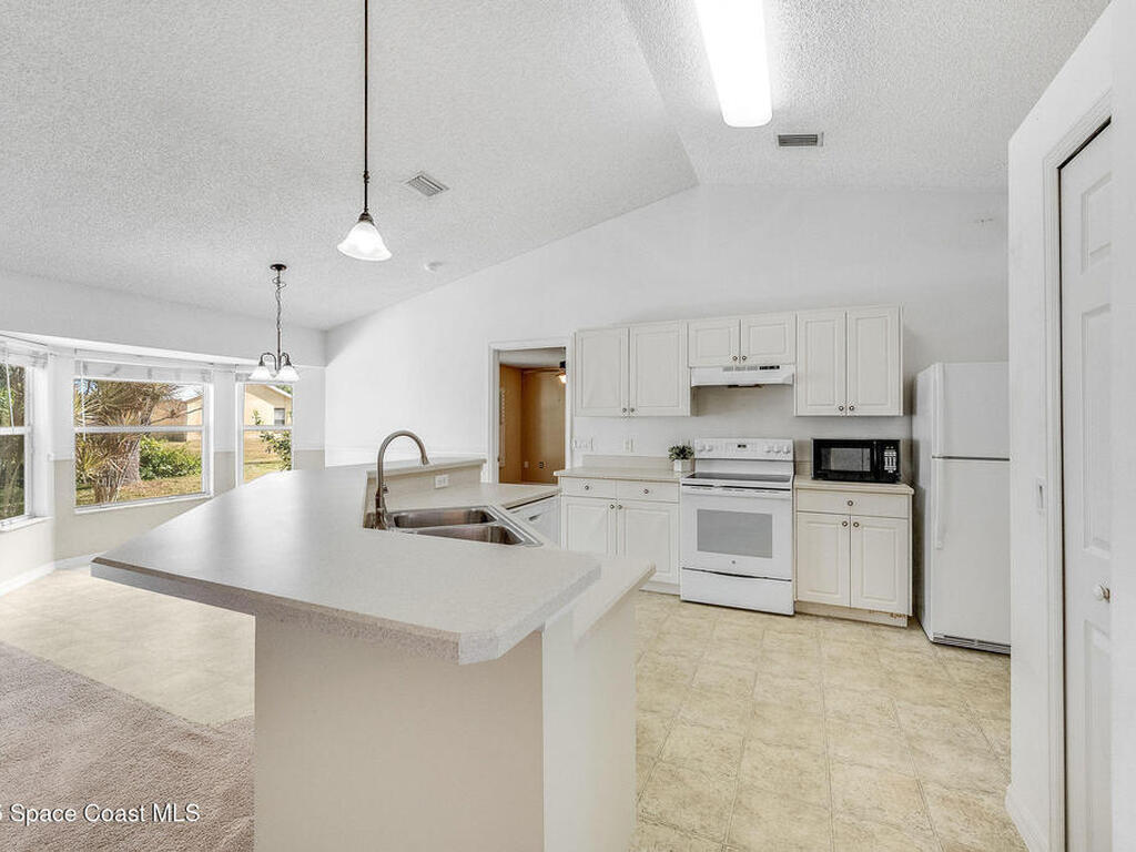 735 Crestline Lane, Palm Bay, FL 32907