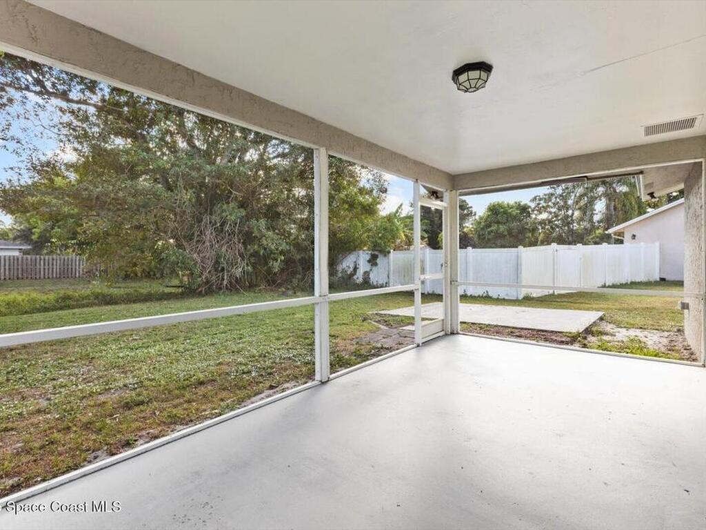 402 SW Sansom Lane, Port St. Lucie, FL 34953