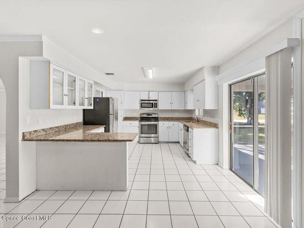 402 SW Sansom Lane, Port St. Lucie, FL 34953