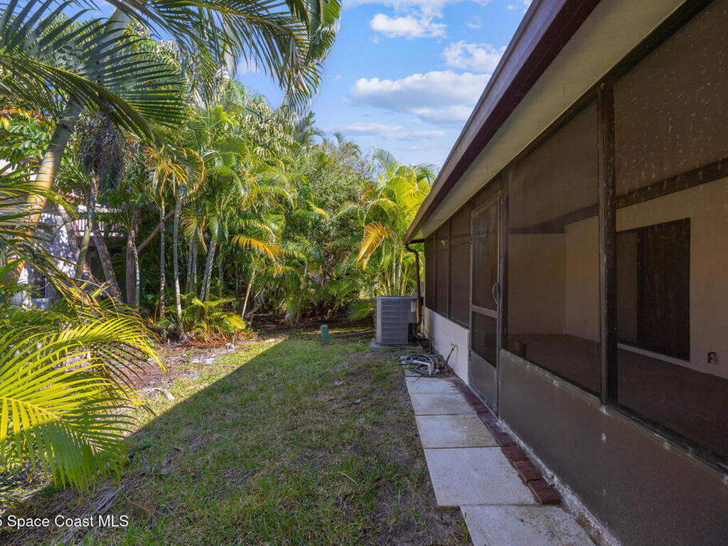 2204 Parkside Place, Indian Harbour Beach, FL 32937