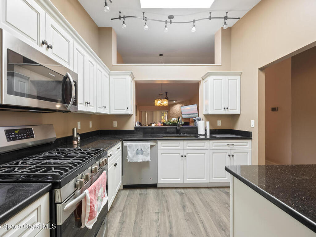 2204 Parkside Place, Indian Harbour Beach, FL 32937