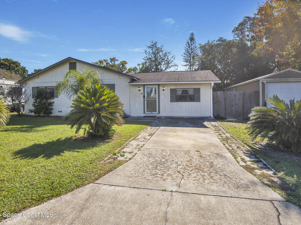 11 Aster Drive, DeBary, FL 32713