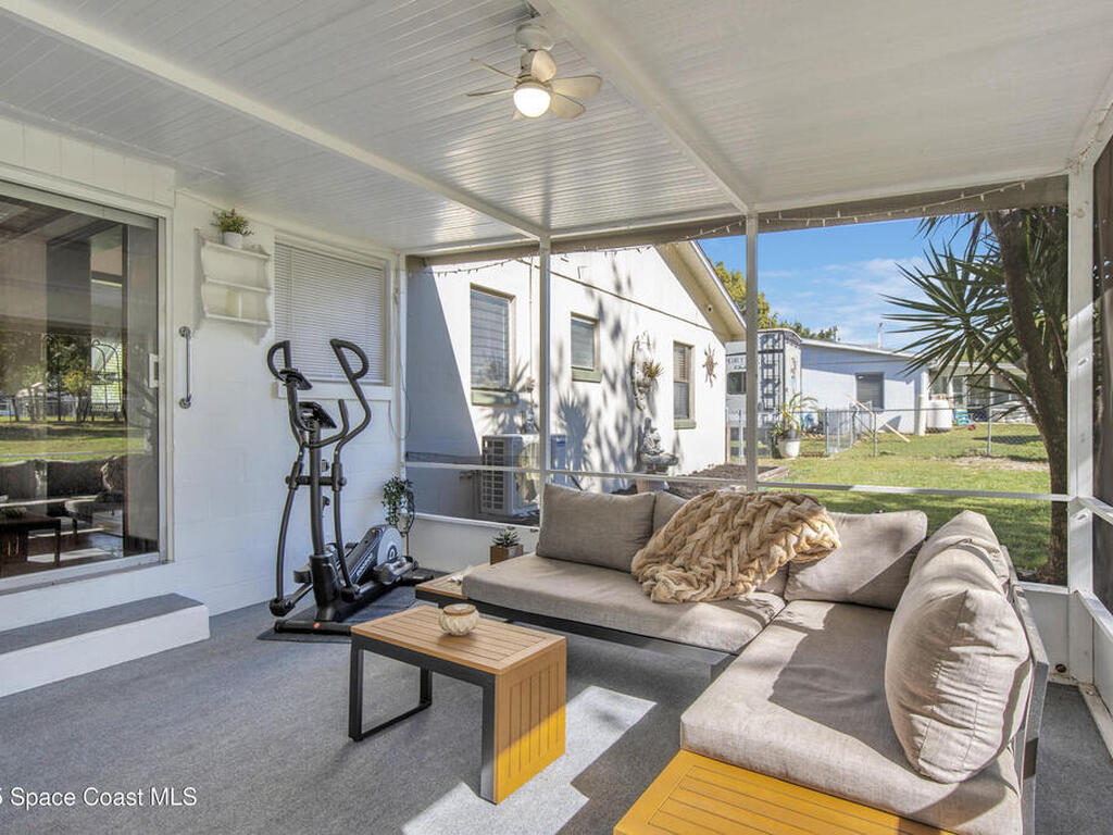 11 Aster Drive, DeBary, FL 32713