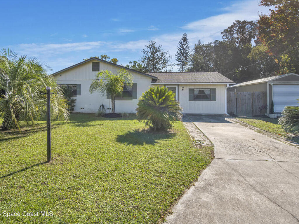 11 Aster Drive, DeBary, FL 32713