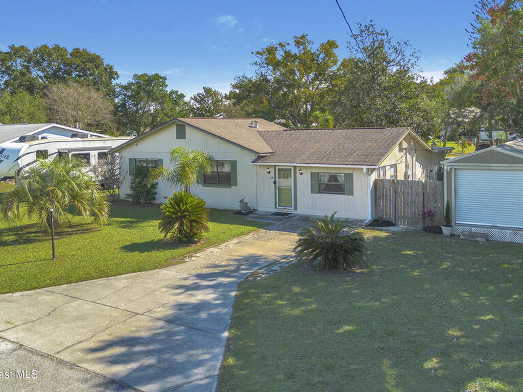11 Aster Drive, DeBary, FL 32713
