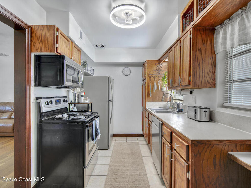 11 Aster Drive, DeBary, FL 32713