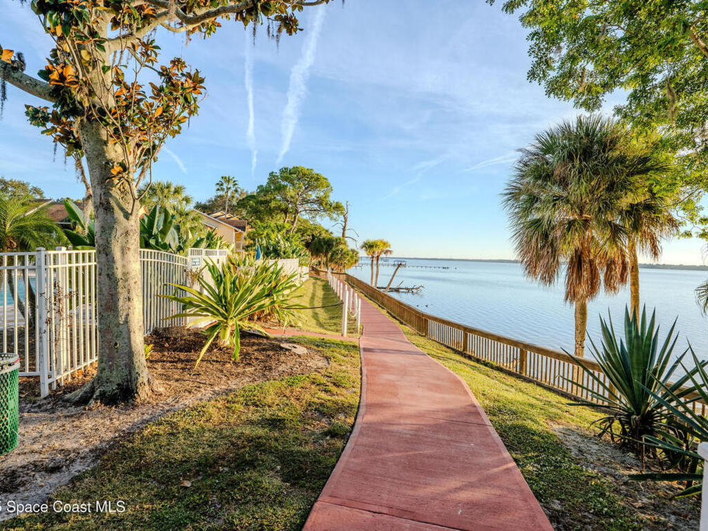 225 S Tropical Trail, Merritt Island, FL 32952