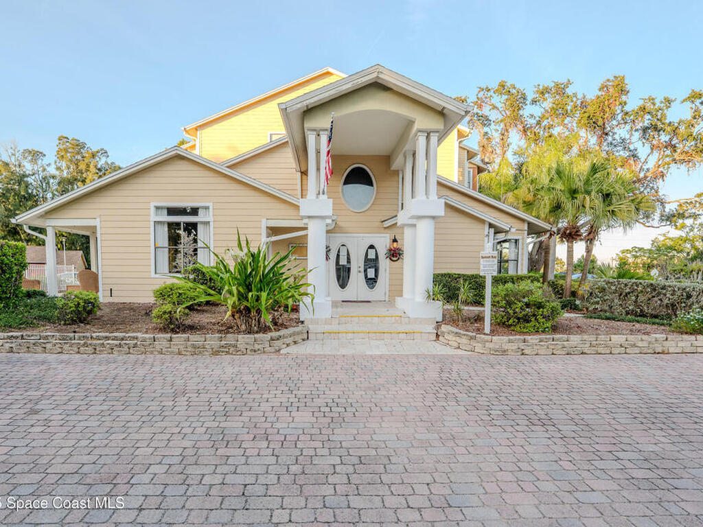 225 S Tropical Trail, Merritt Island, FL 32952