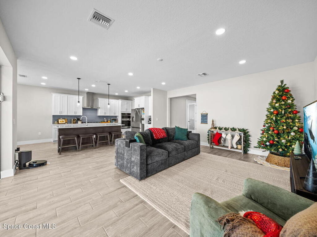 2846 Silverlefe Lane, Melbourne, FL 32940