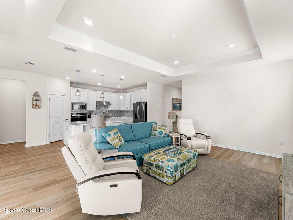 8870 Shoreline Avenue, Melbourne, FL 32940