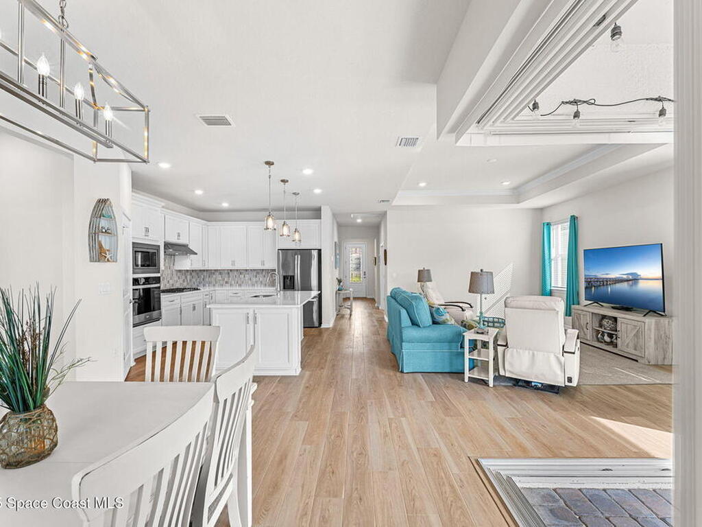 8870 Shoreline Avenue, Melbourne, FL 32940