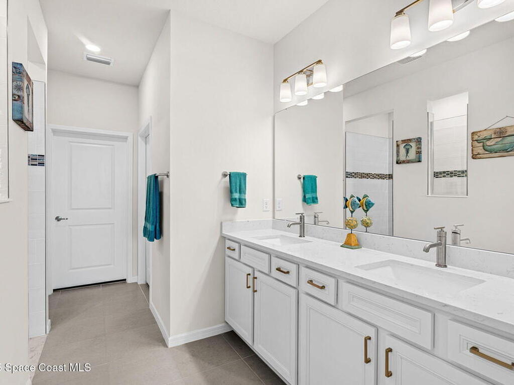 8870 Shoreline Avenue, Melbourne, FL 32940