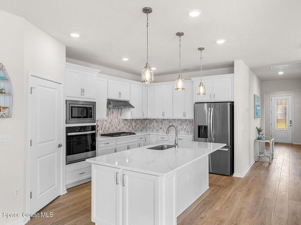 8870 Shoreline Avenue, Melbourne, FL 32940