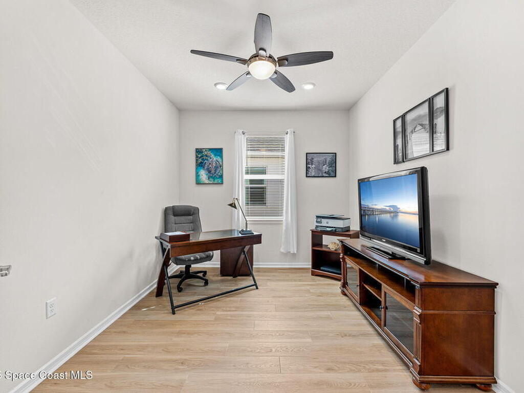 8870 Shoreline Avenue, Melbourne, FL 32940