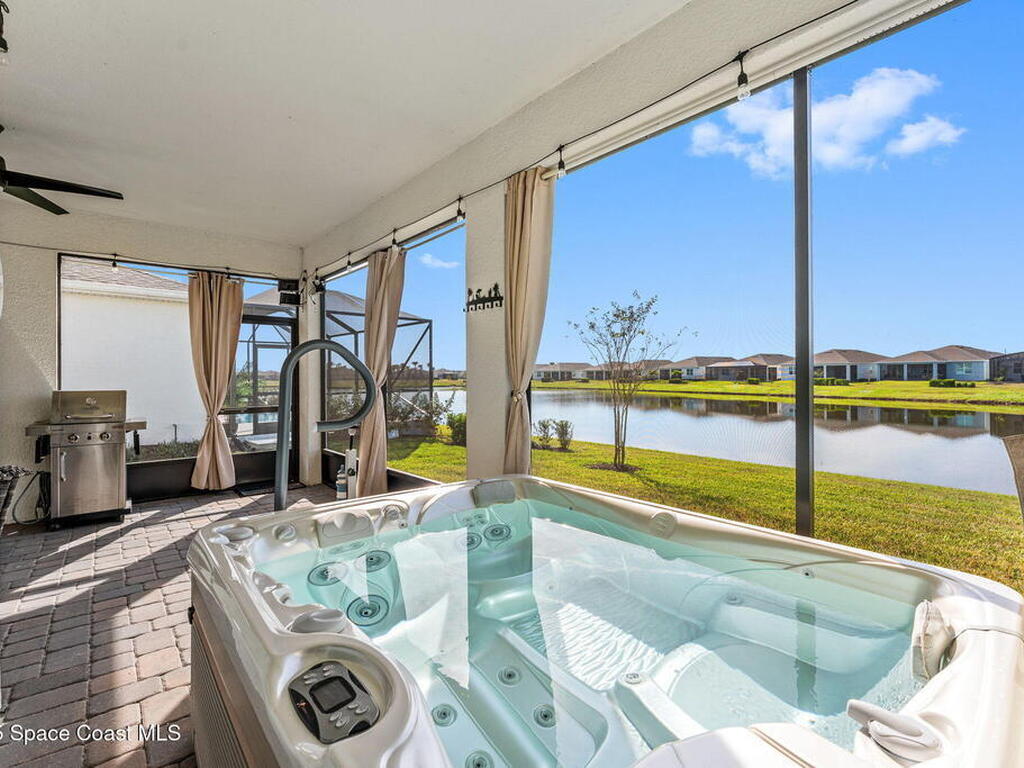 8870 Shoreline Avenue, Melbourne, FL 32940