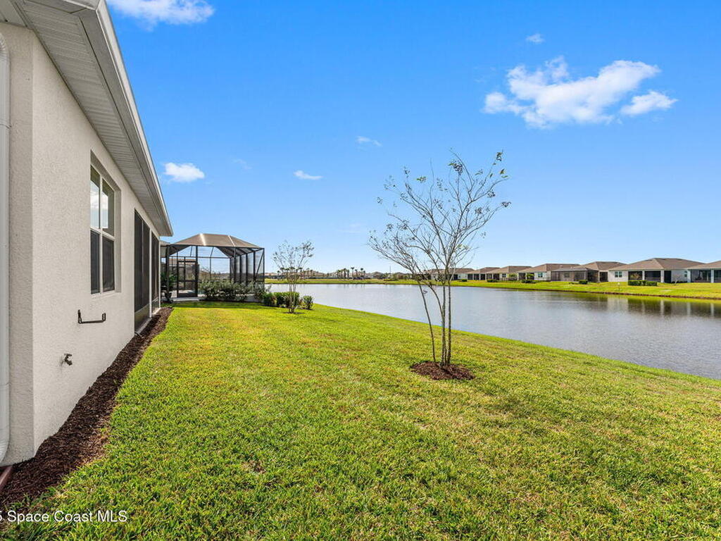 8870 Shoreline Avenue, Melbourne, FL 32940