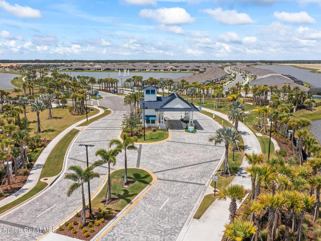 8870 Shoreline Avenue, Melbourne, FL 32940