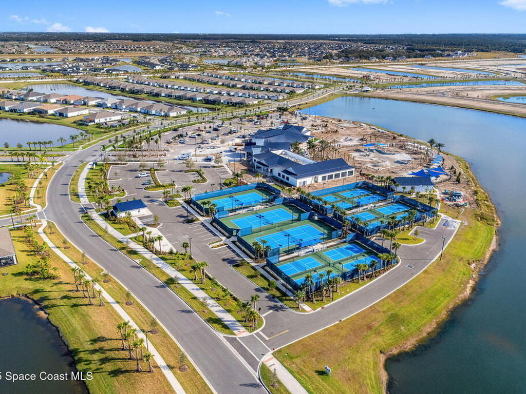 8870 Shoreline Avenue, Melbourne, FL 32940