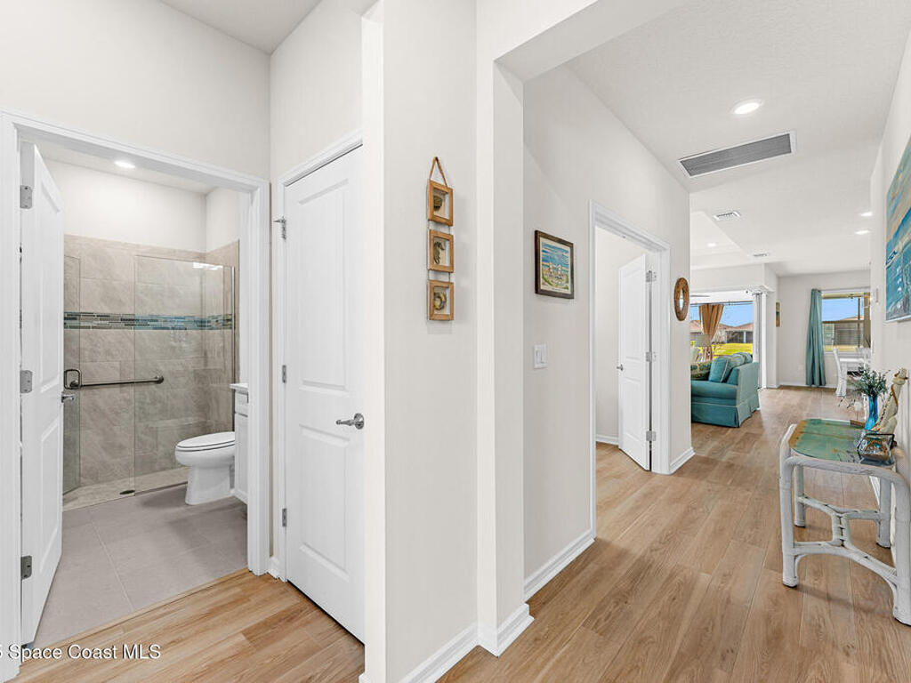 8870 Shoreline Avenue, Melbourne, FL 32940