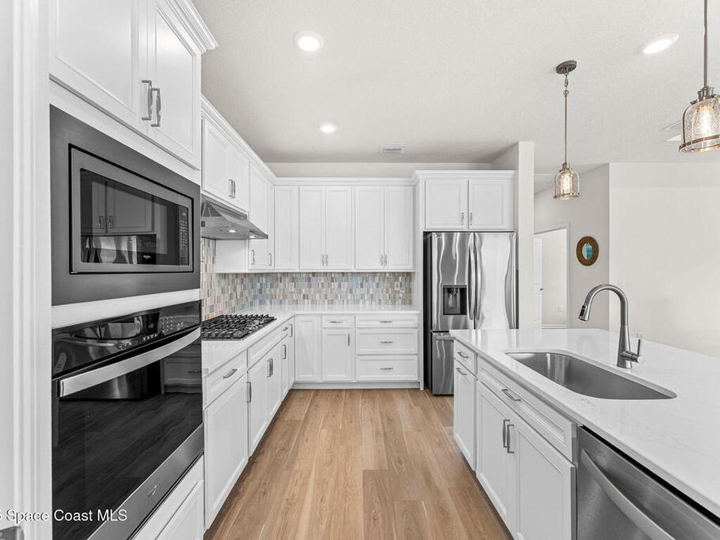 8870 Shoreline Avenue, Melbourne, FL 32940