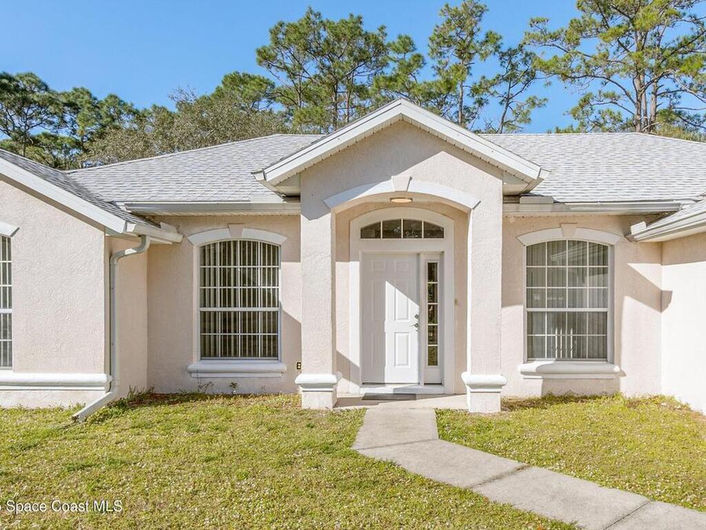152 Greenbrier Avenue, Palm Bay, FL 32907