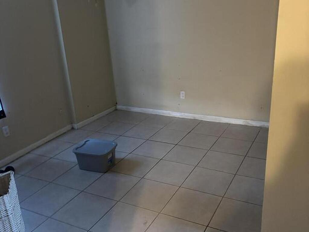 390 7th Road, Vero Beach, FL 32960