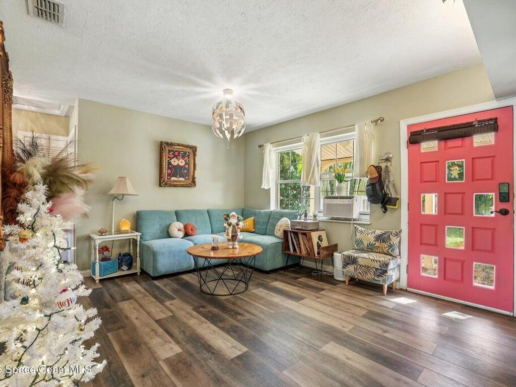 220 Avenida De Paz, Indialantic, FL 32903