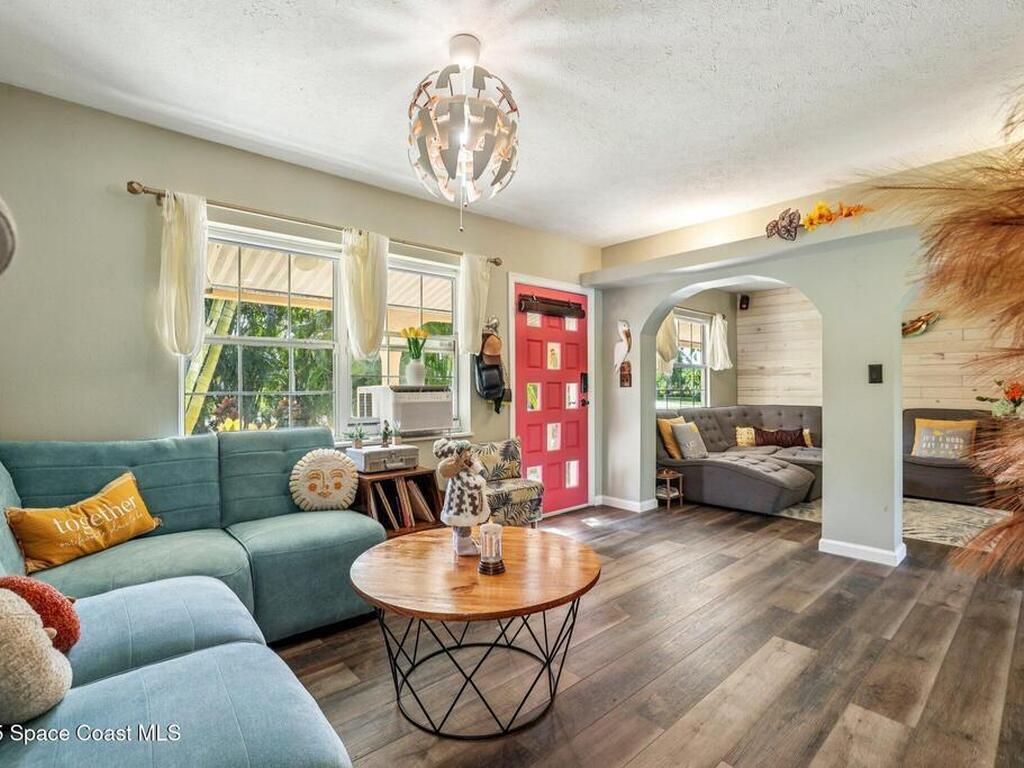 220 Avenida De Paz, Indialantic, FL 32903