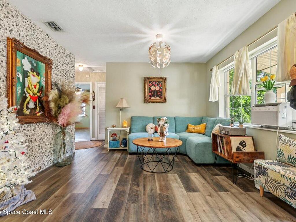 220 Avenida De Paz, Indialantic, FL 32903