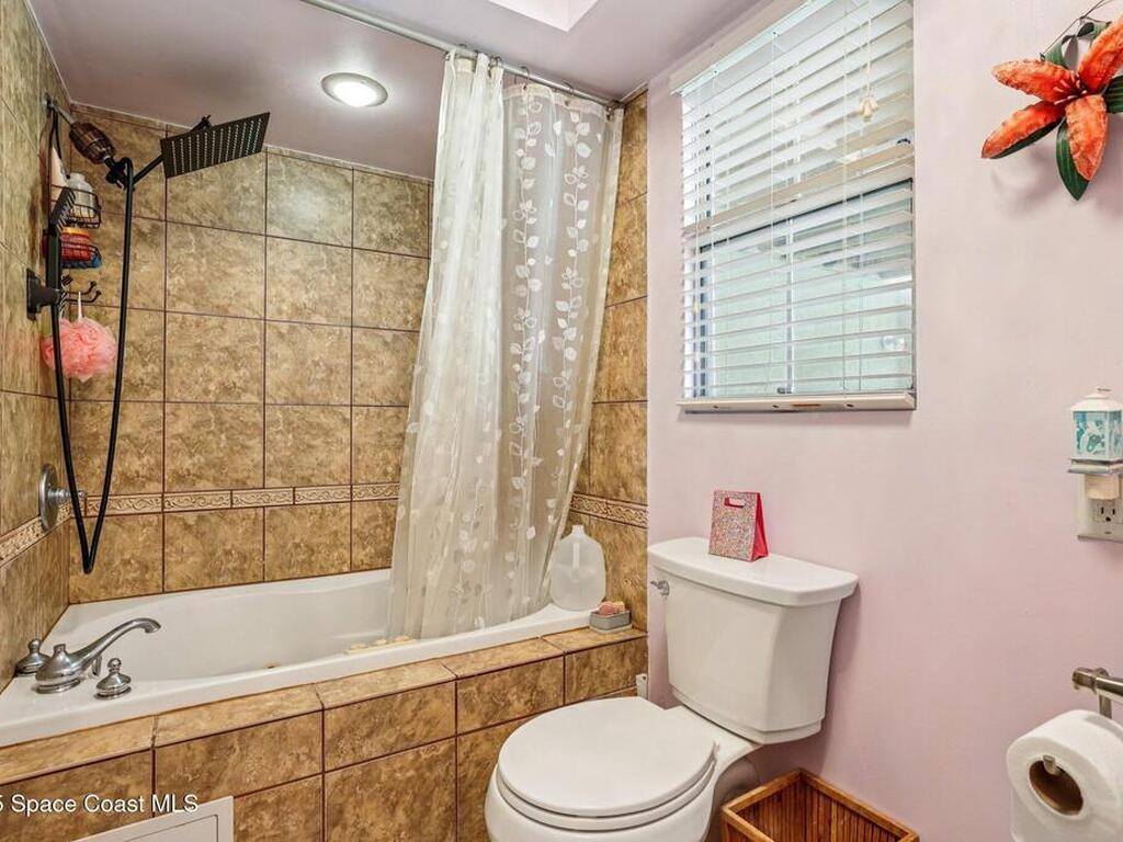 220 Avenida De Paz, Indialantic, FL 32903