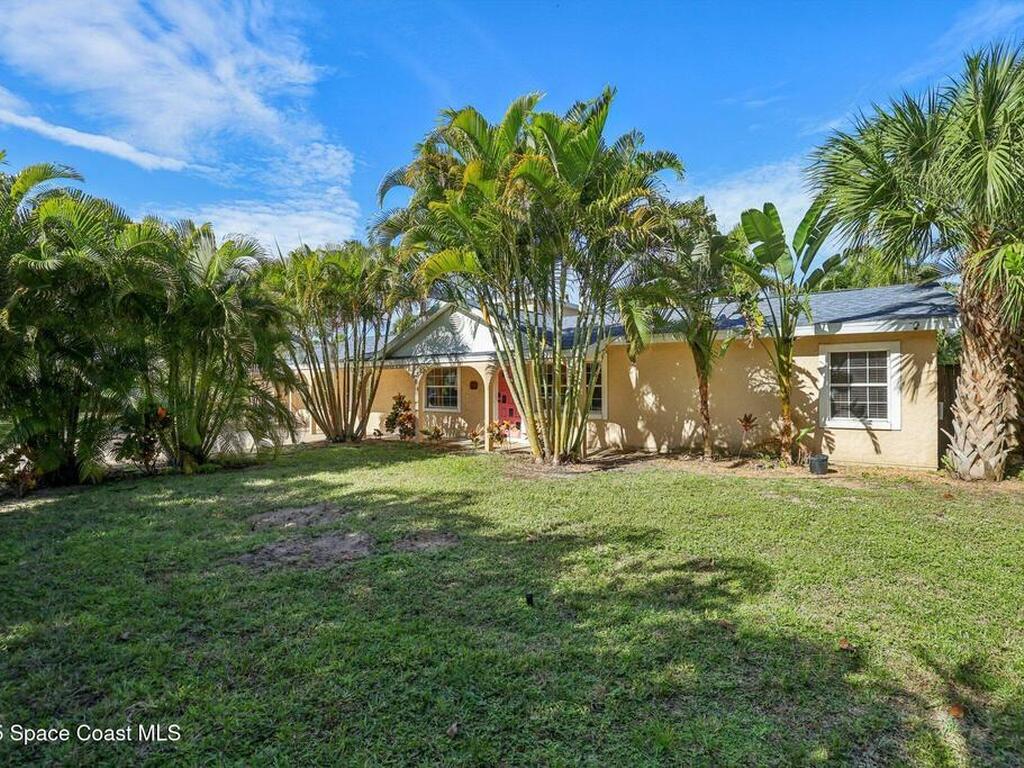 220 Avenida De Paz, Indialantic, FL 32903