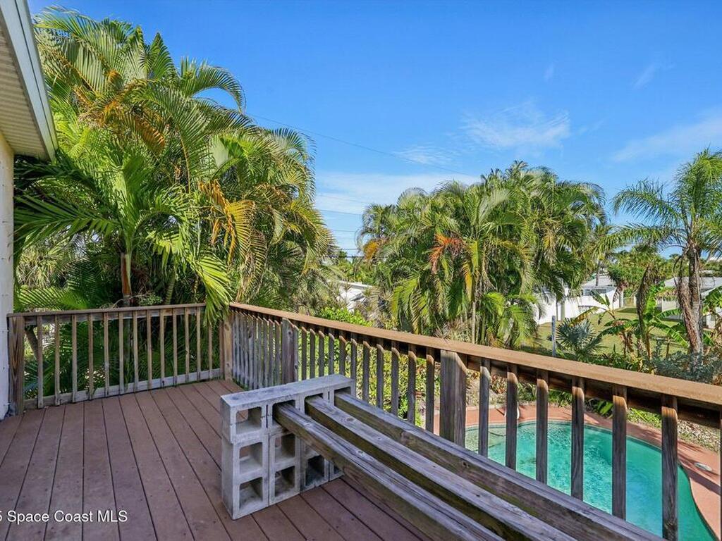 220 Avenida De Paz, Indialantic, FL 32903