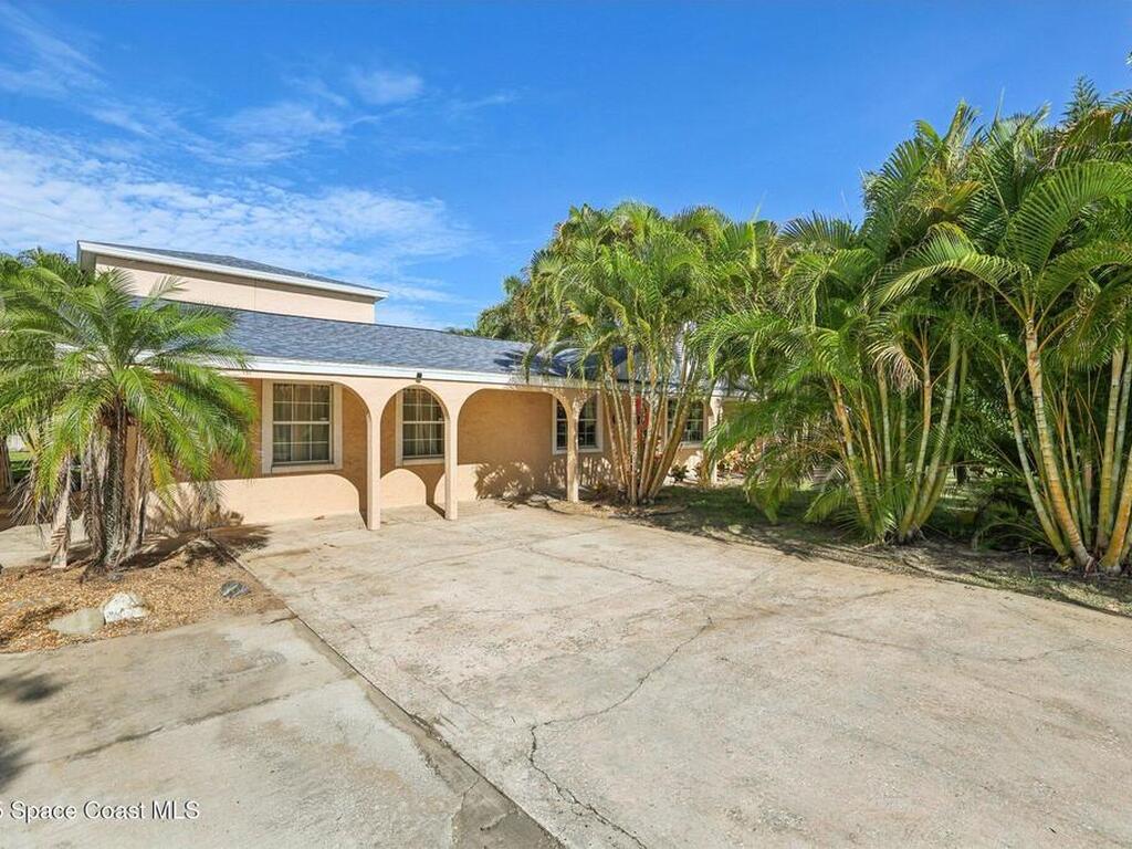 220 Avenida De Paz, Indialantic, FL 32903