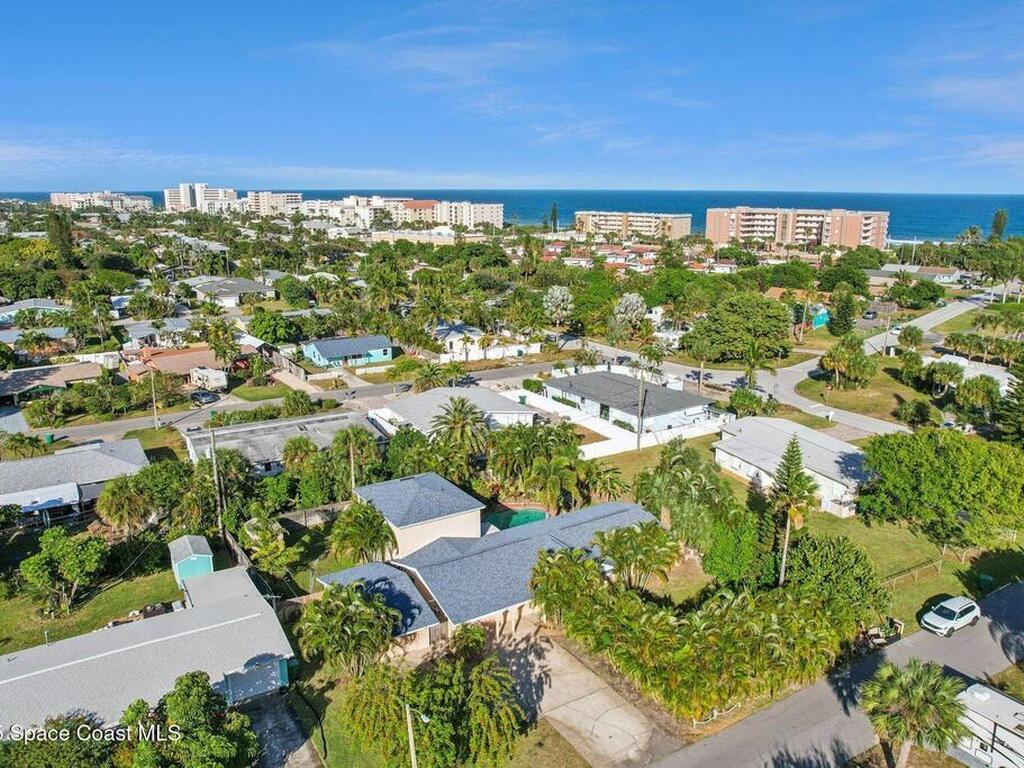 220 Avenida De Paz, Indialantic, FL 32903