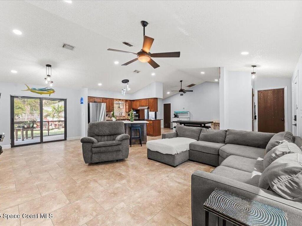 2350 Fallon Blvd Boulevard, Palm Bay, FL 32907