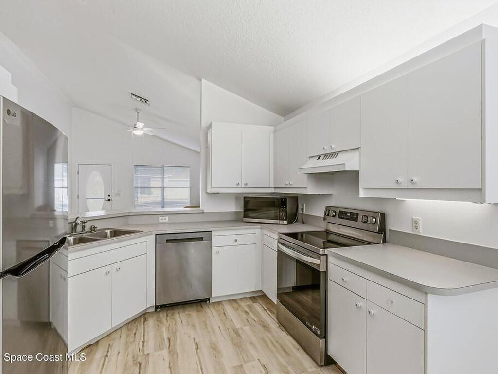 3866 Town Square Boulevard, Melbourne, FL 32901