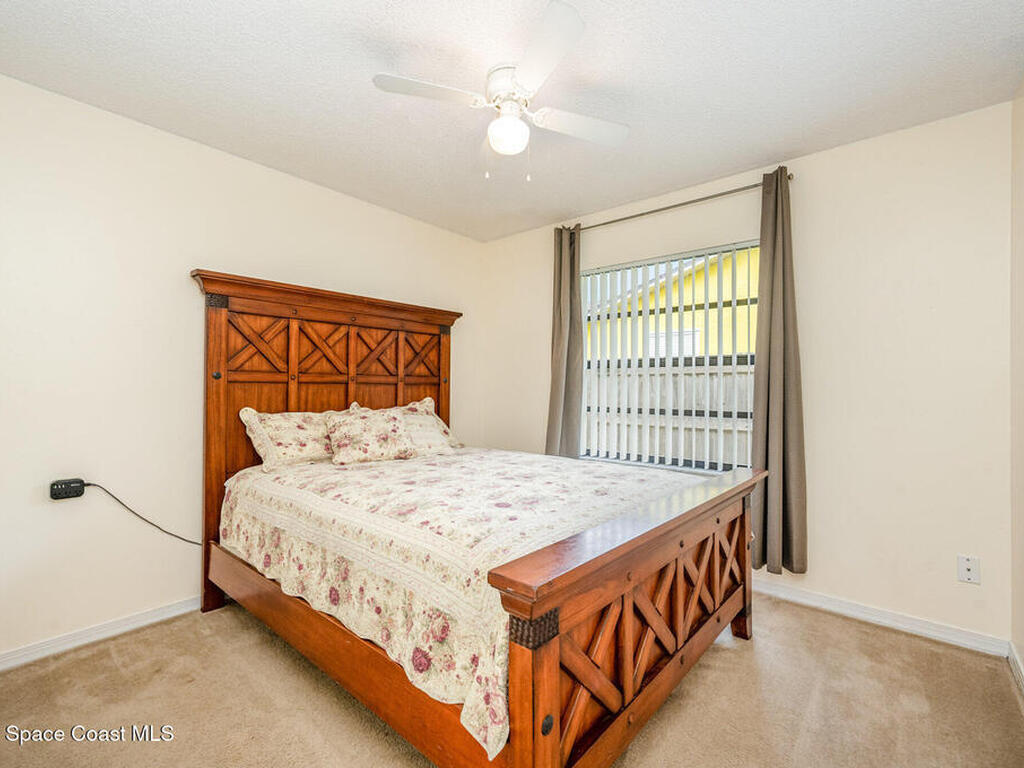 220 Cinnamon Lake Circle, Melbourne, FL 32901